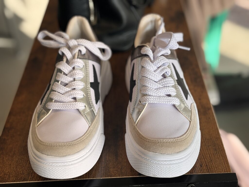Aria Star Sneaker